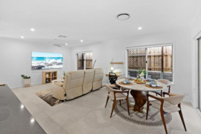1mins to Mall Brandnew 4Beds cozy home with Ducted AC